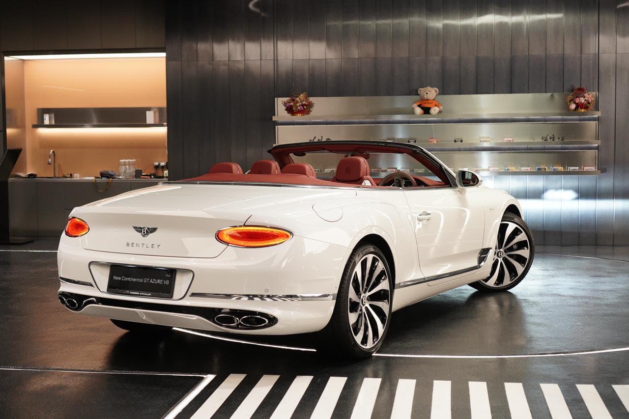 BENTLEY CONTINENTAL GT CONVERTIBLE AZURE V8 — photo 3 of 4