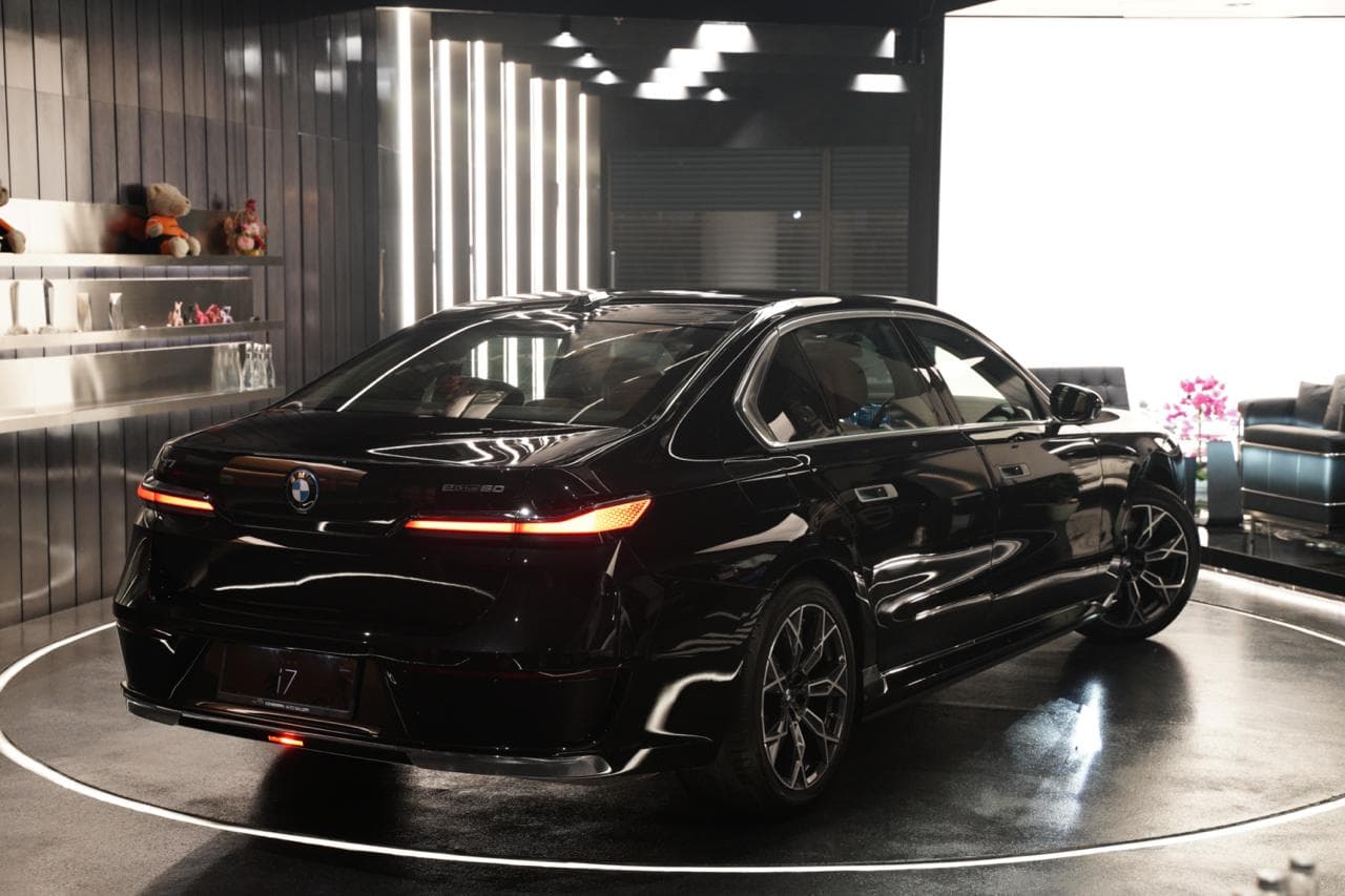 BMW EDRIVE50 PINNACLE — photo 2 of 4