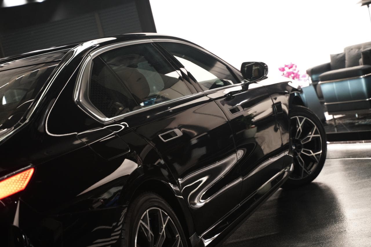 BMW EDRIVE50 PINNACLE — photo 4 of 4