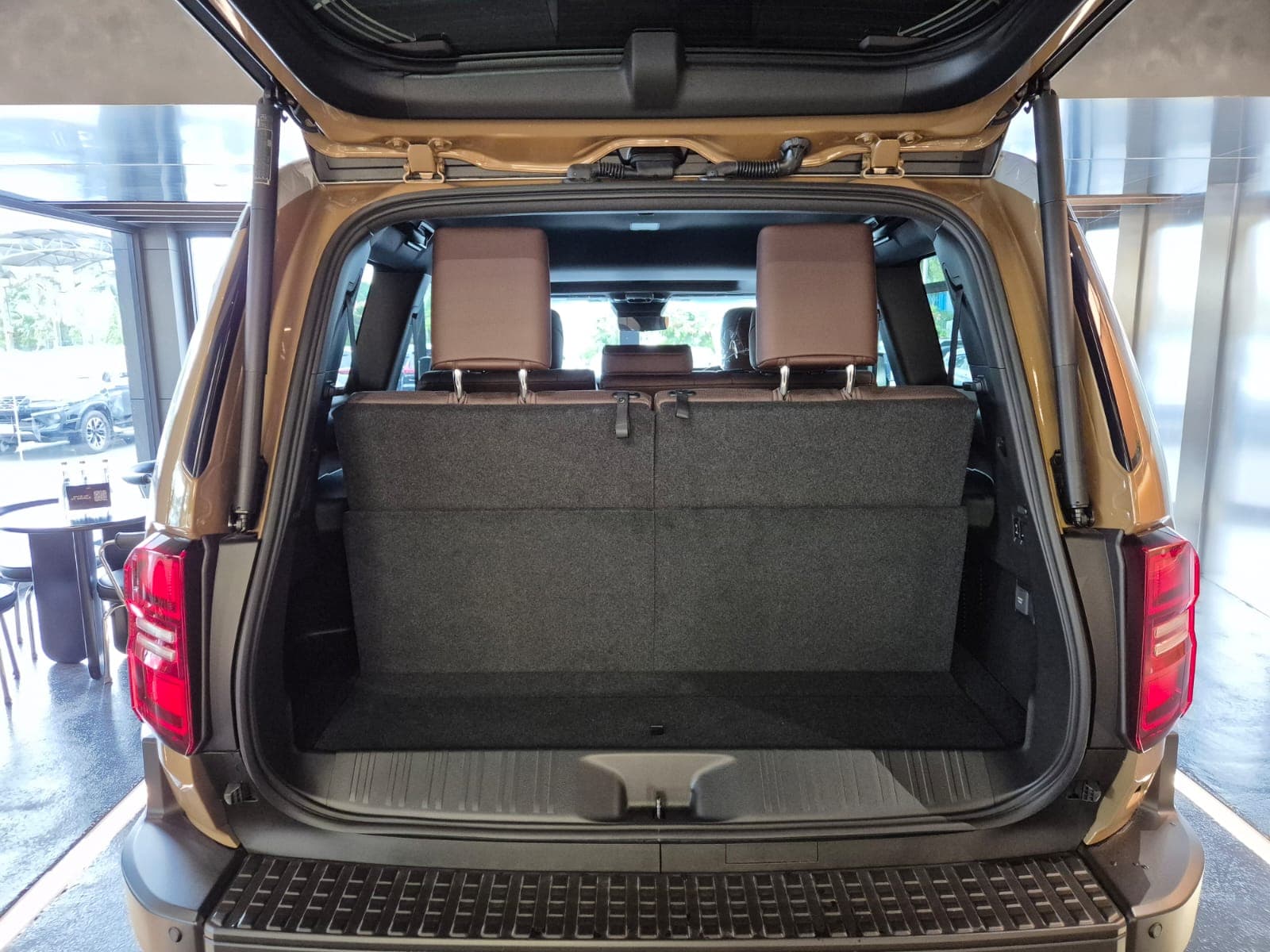 TOYOTA LAND CRUISER 250 ZX — photo 3 of 4