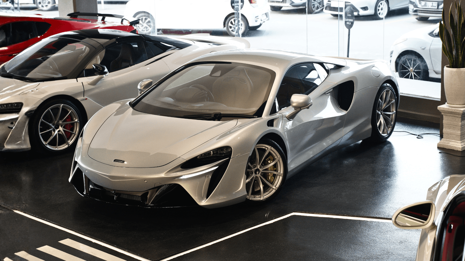 MCLAREN ARTURA
